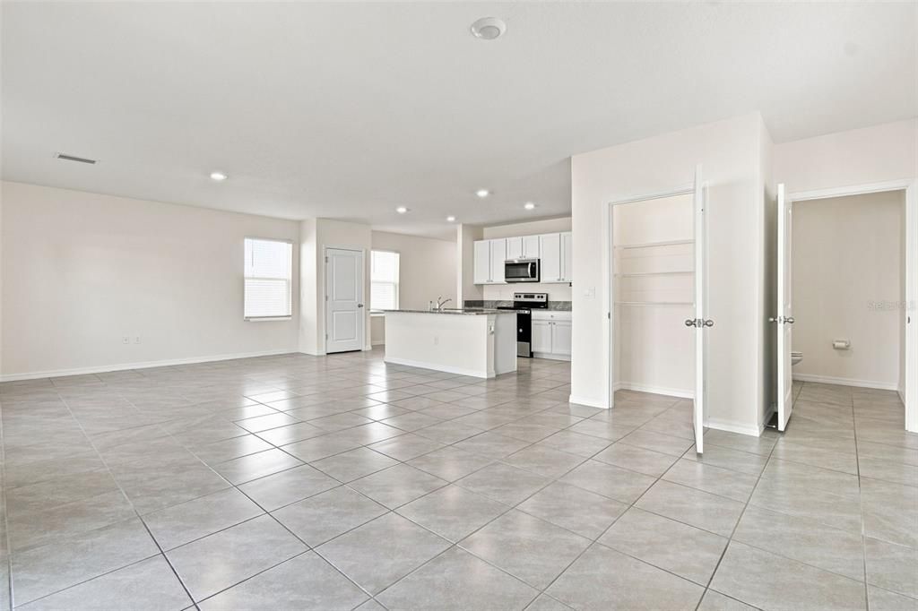 For Rent: $2,400 (4 beds, 2 baths, 2260 Square Feet)