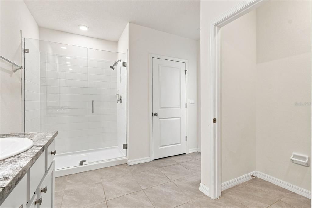 For Rent: $2,400 (4 beds, 2 baths, 2260 Square Feet)