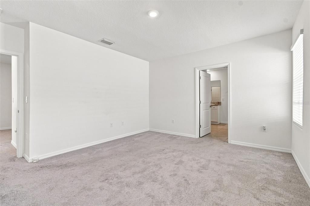 For Rent: $2,400 (4 beds, 2 baths, 2260 Square Feet)