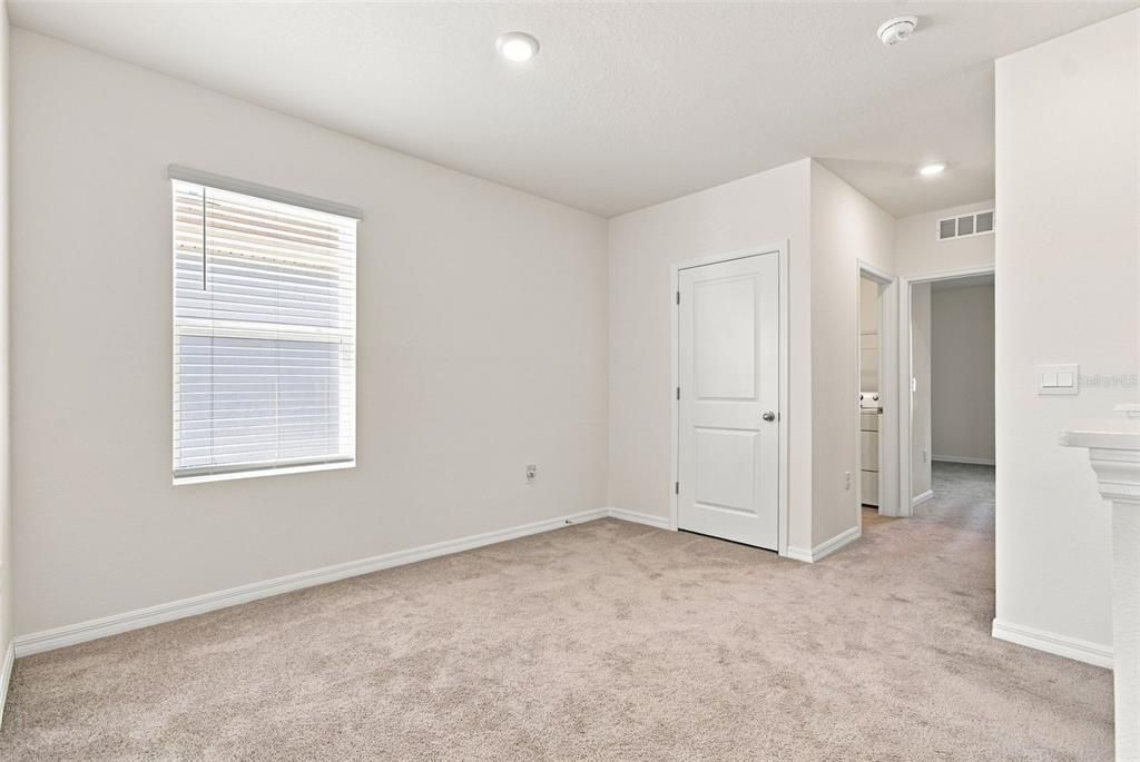 For Rent: $2,400 (4 beds, 2 baths, 2260 Square Feet)