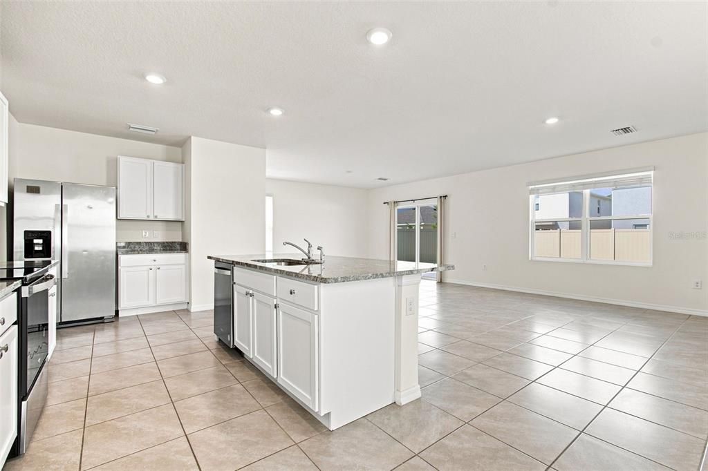 For Rent: $2,400 (4 beds, 2 baths, 2260 Square Feet)