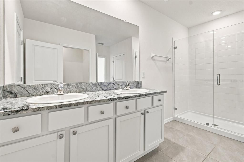 For Rent: $2,400 (4 beds, 2 baths, 2260 Square Feet)