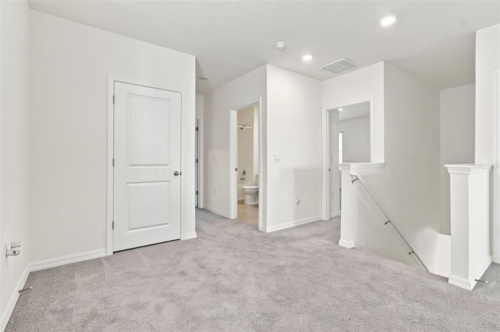 For Rent: $2,400 (4 beds, 2 baths, 2260 Square Feet)
