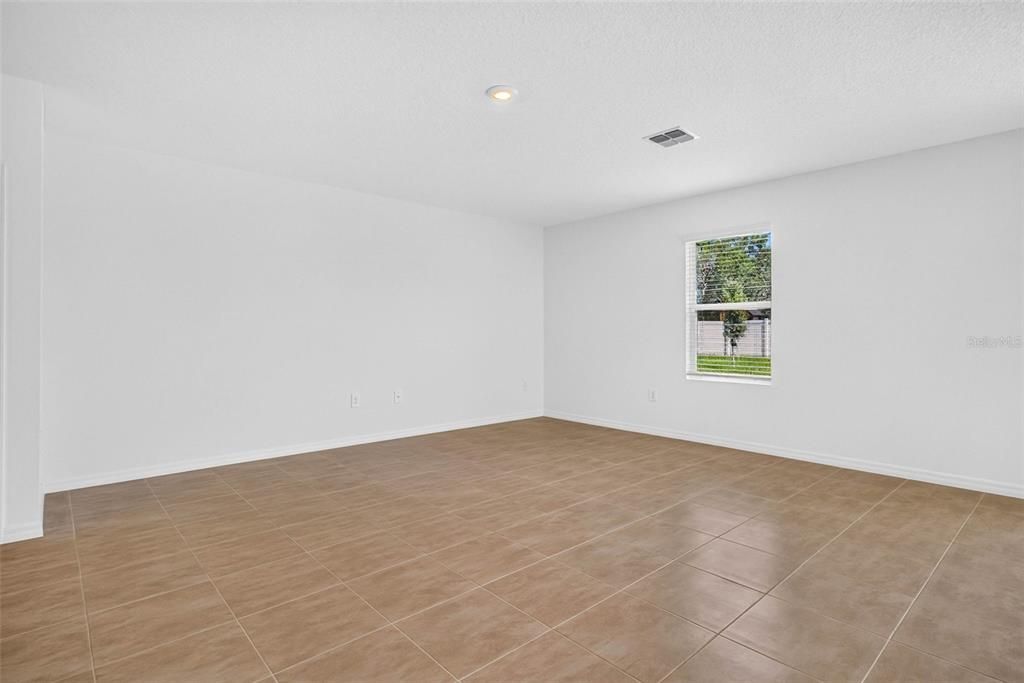 For Sale: $342,999 (3 beds, 2 baths, 1853 Square Feet)