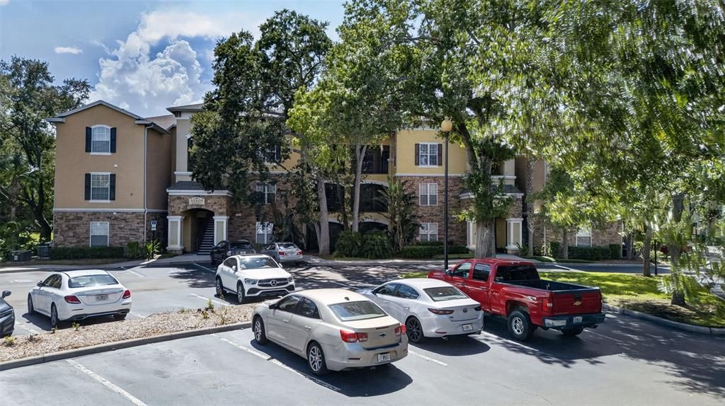 For Sale: $199,900 (1 beds, 1 baths, 915 Square Feet)