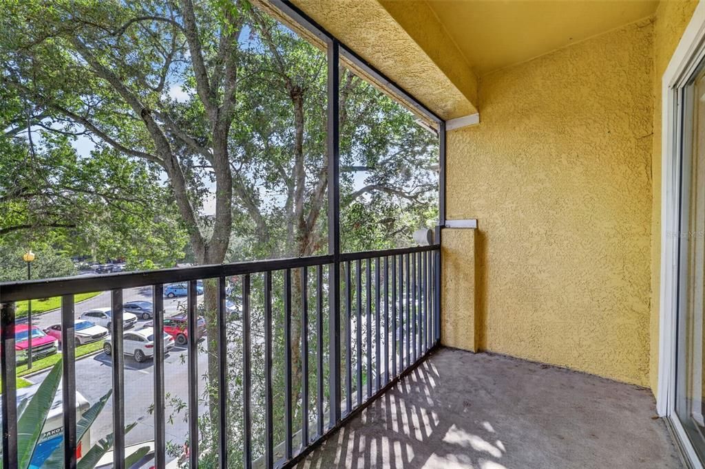 For Sale: $199,900 (1 beds, 1 baths, 915 Square Feet)
