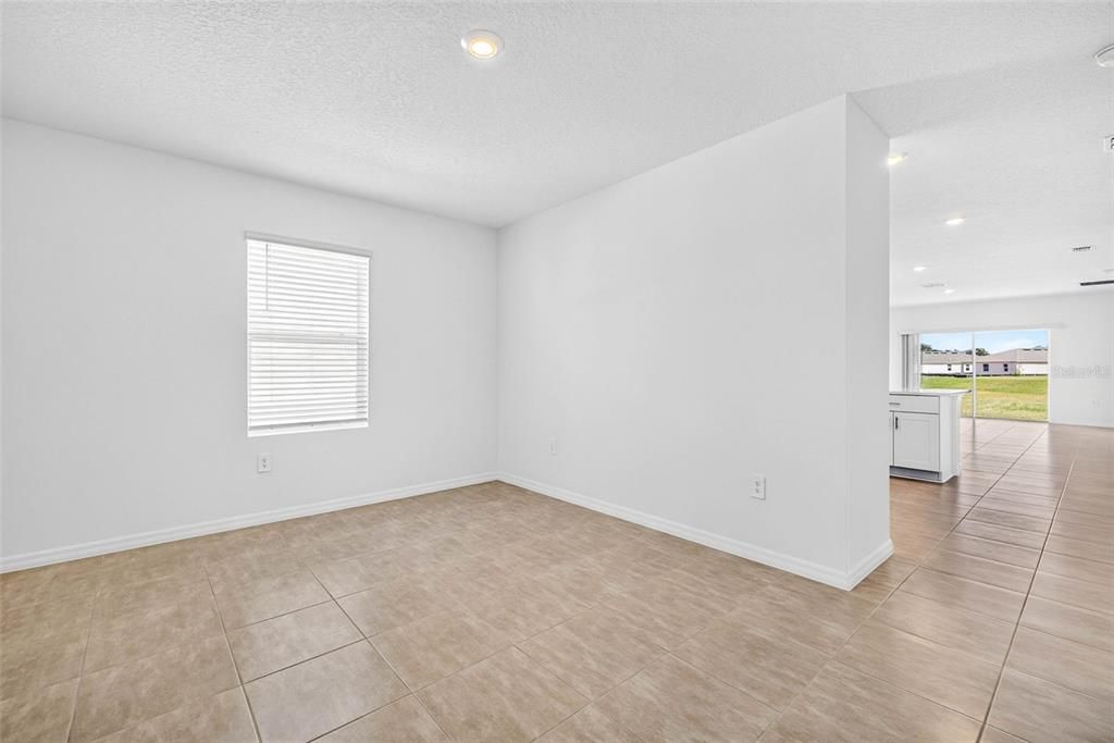 For Sale: $329,999 (3 beds, 2 baths, 1603 Square Feet)