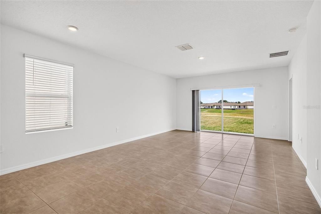 For Sale: $329,999 (3 beds, 2 baths, 1603 Square Feet)