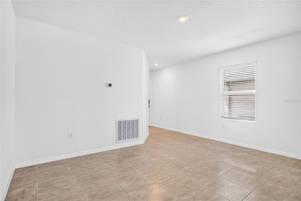 For Sale: $329,999 (3 beds, 2 baths, 1603 Square Feet)