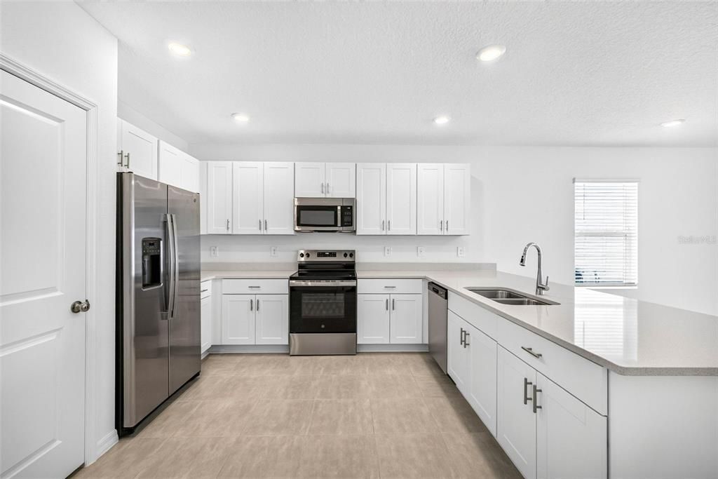 For Sale: $329,999 (3 beds, 2 baths, 1603 Square Feet)