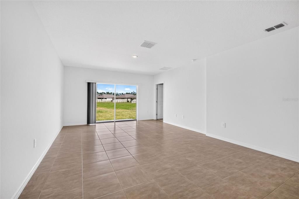 For Sale: $329,999 (3 beds, 2 baths, 1603 Square Feet)