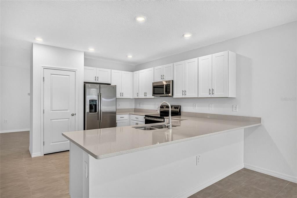 For Sale: $329,999 (3 beds, 2 baths, 1603 Square Feet)