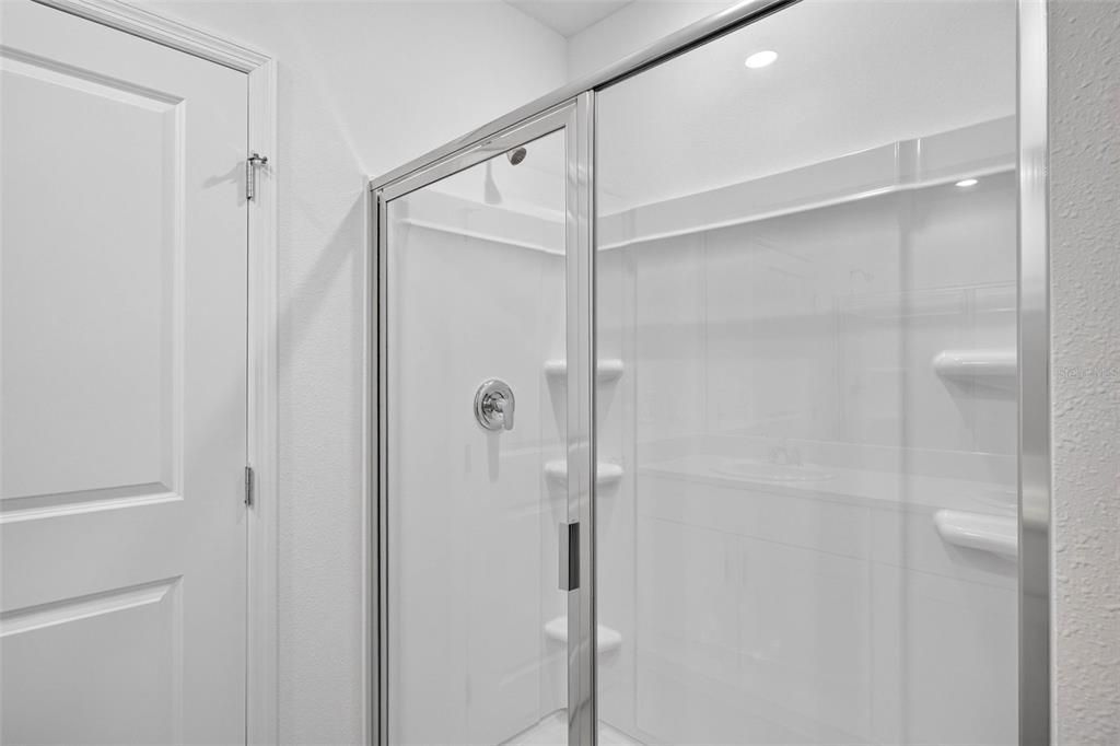 For Sale: $329,999 (3 beds, 2 baths, 1603 Square Feet)