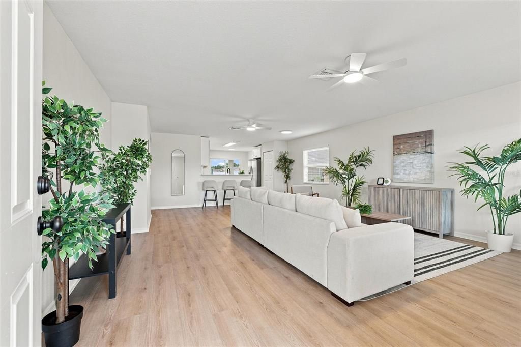 En Venta: $299,900 (4 camas, 2 baños, 1580 Pies cuadrados)