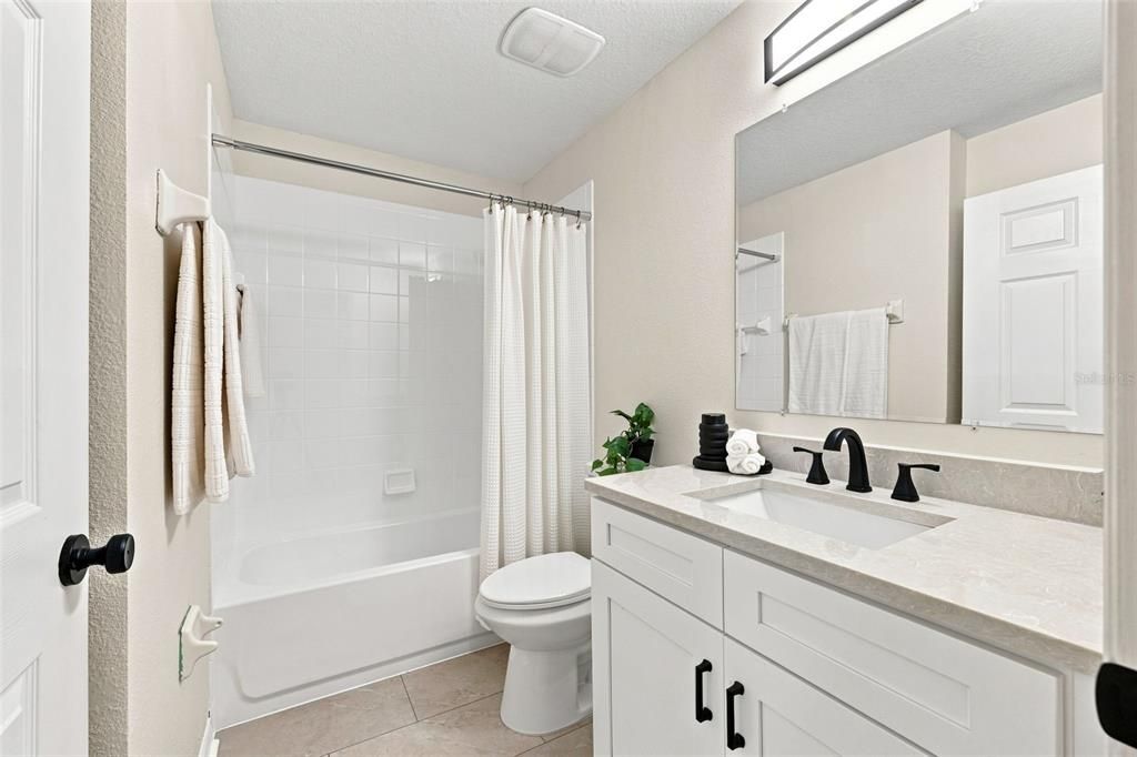 En Venta: $299,900 (4 camas, 2 baños, 1580 Pies cuadrados)
