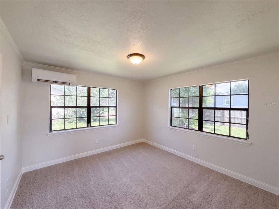 待售: $235,000 (3 贝兹, 2 浴室, 959 平方英尺)