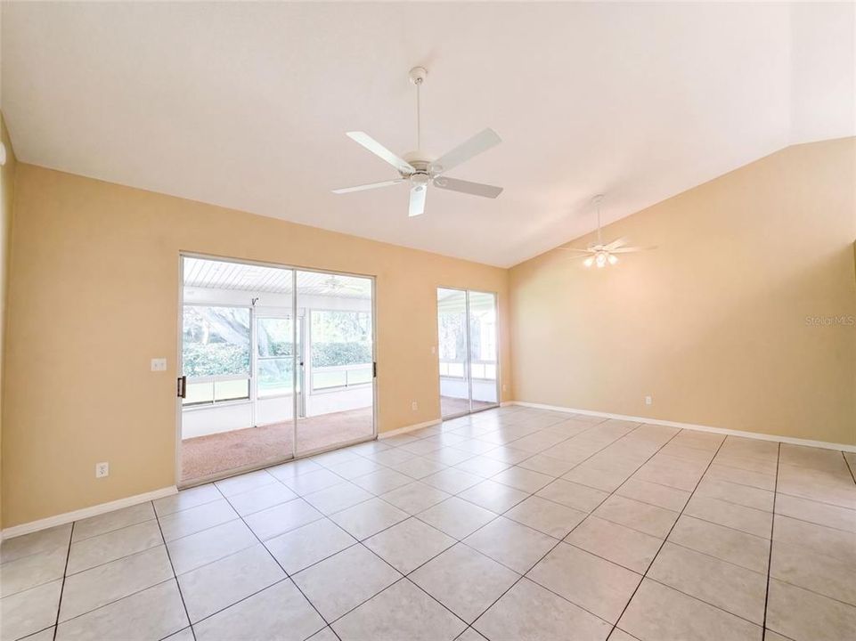 For Sale: $225,000 (2 beds, 2 baths, 1256 Square Feet)