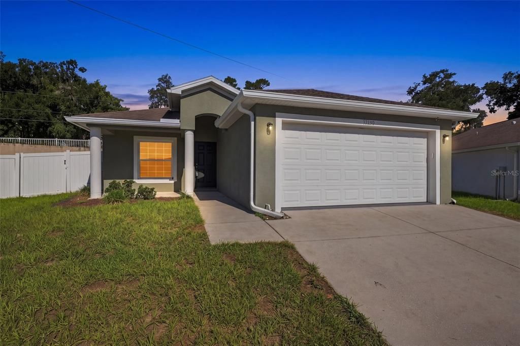 For Sale: $279,999 (3 beds, 2 baths, 1345 Square Feet)