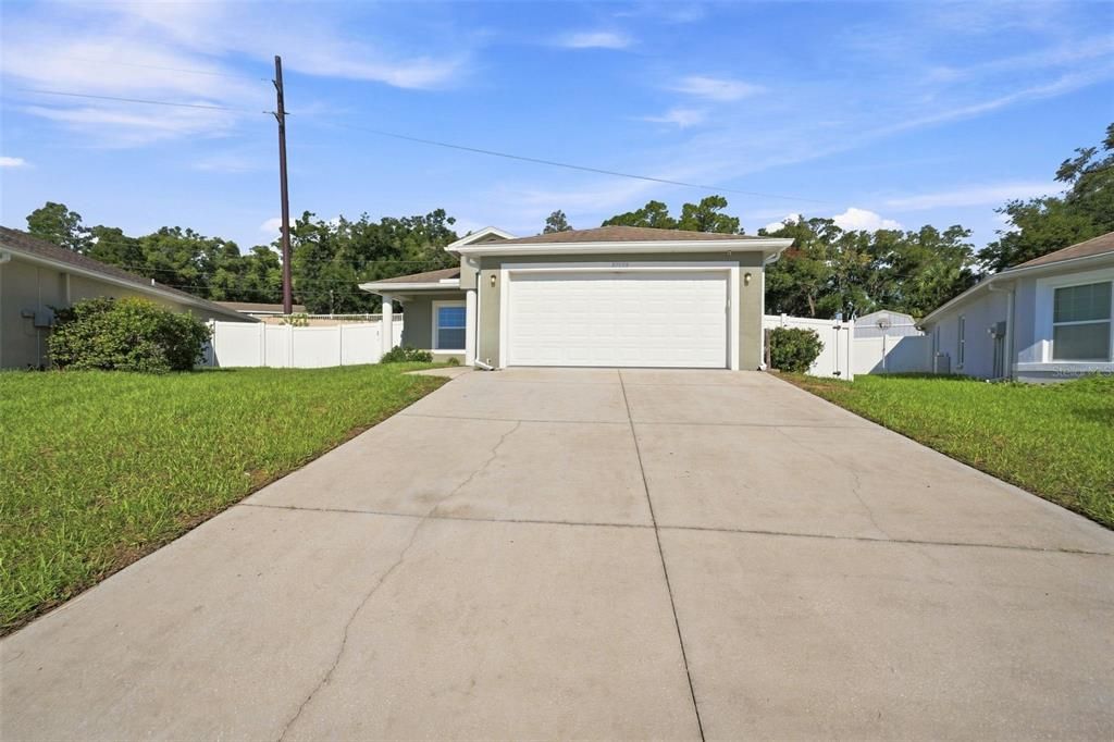 For Sale: $279,999 (3 beds, 2 baths, 1345 Square Feet)