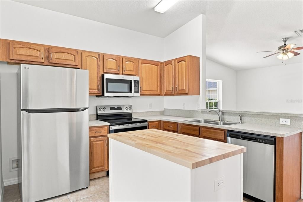 For Sale: $279,999 (3 beds, 2 baths, 1345 Square Feet)