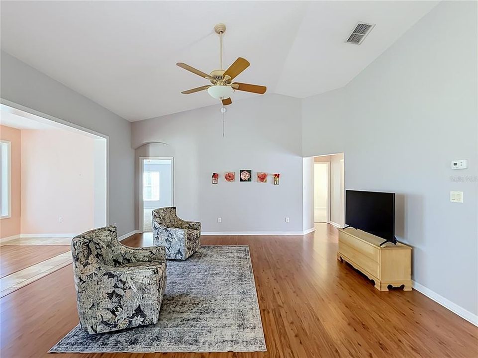 For Sale: $260,000 (2 beds, 2 baths, 1847 Square Feet)