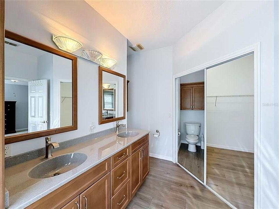For Sale: $260,000 (2 beds, 2 baths, 1847 Square Feet)