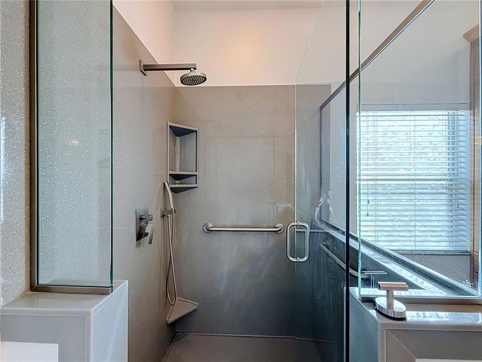 For Sale: $260,000 (2 beds, 2 baths, 1847 Square Feet)
