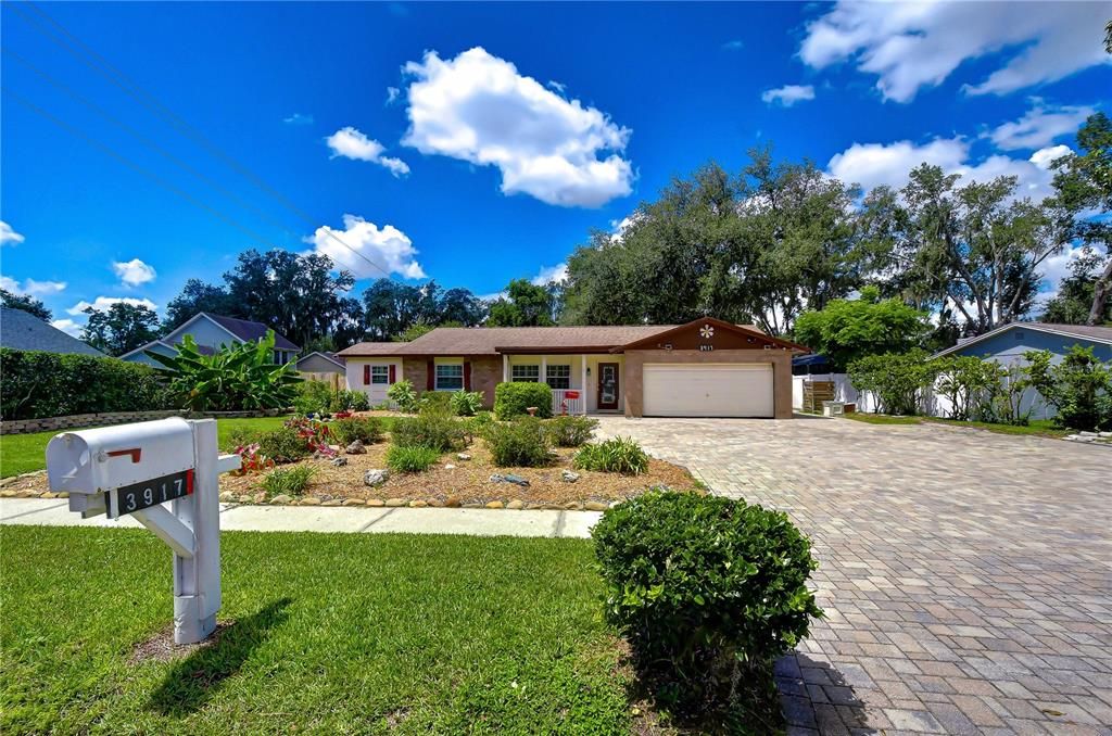 For Sale: $460,000 (3 beds, 2 baths, 2252 Square Feet)