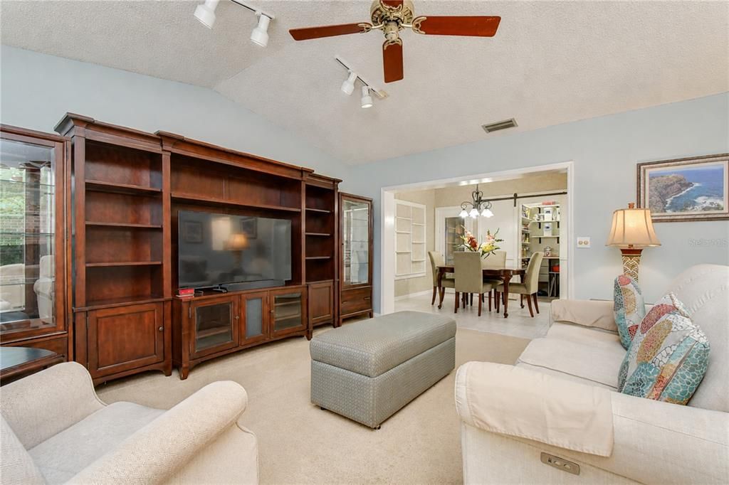 For Sale: $460,000 (3 beds, 2 baths, 2252 Square Feet)