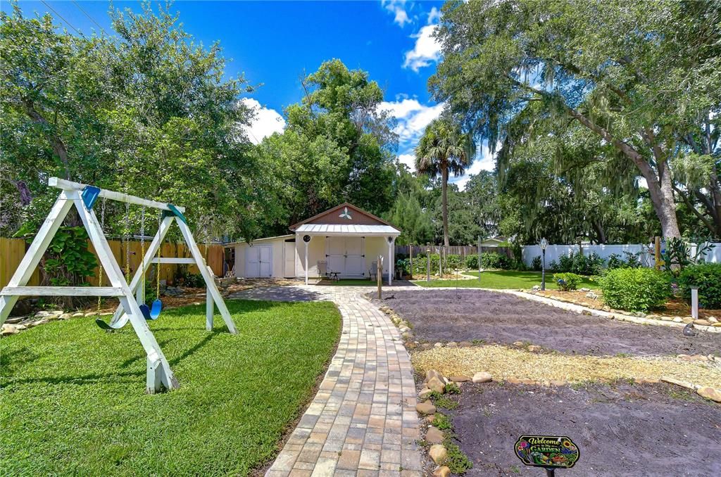 For Sale: $460,000 (3 beds, 2 baths, 2252 Square Feet)
