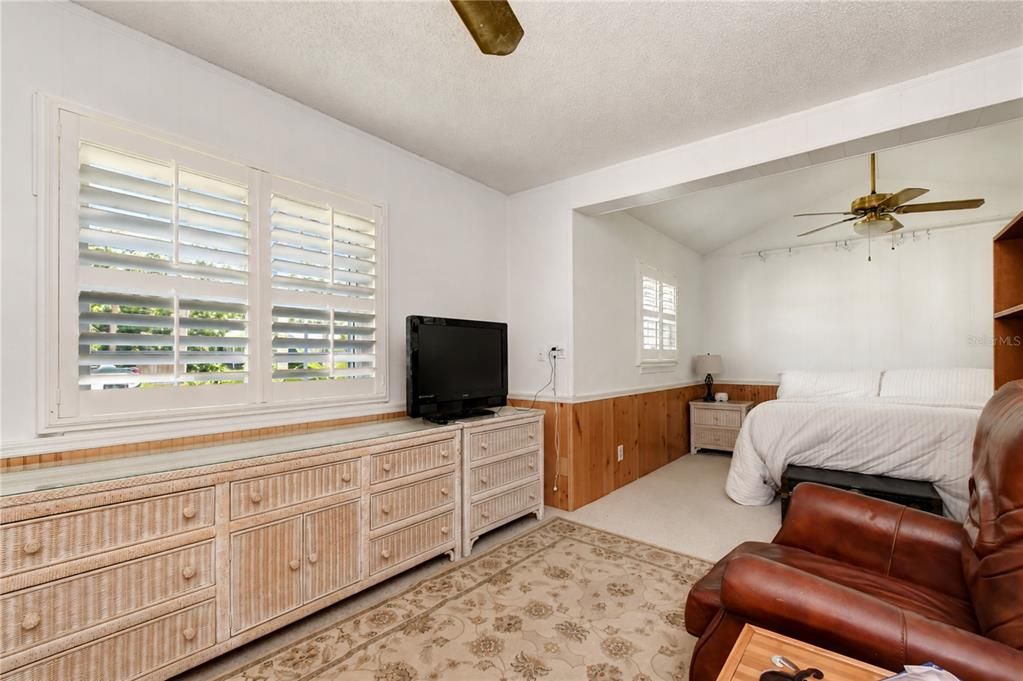 For Sale: $460,000 (3 beds, 2 baths, 2252 Square Feet)