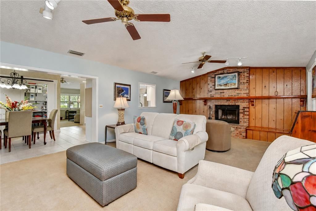 For Sale: $460,000 (3 beds, 2 baths, 2252 Square Feet)
