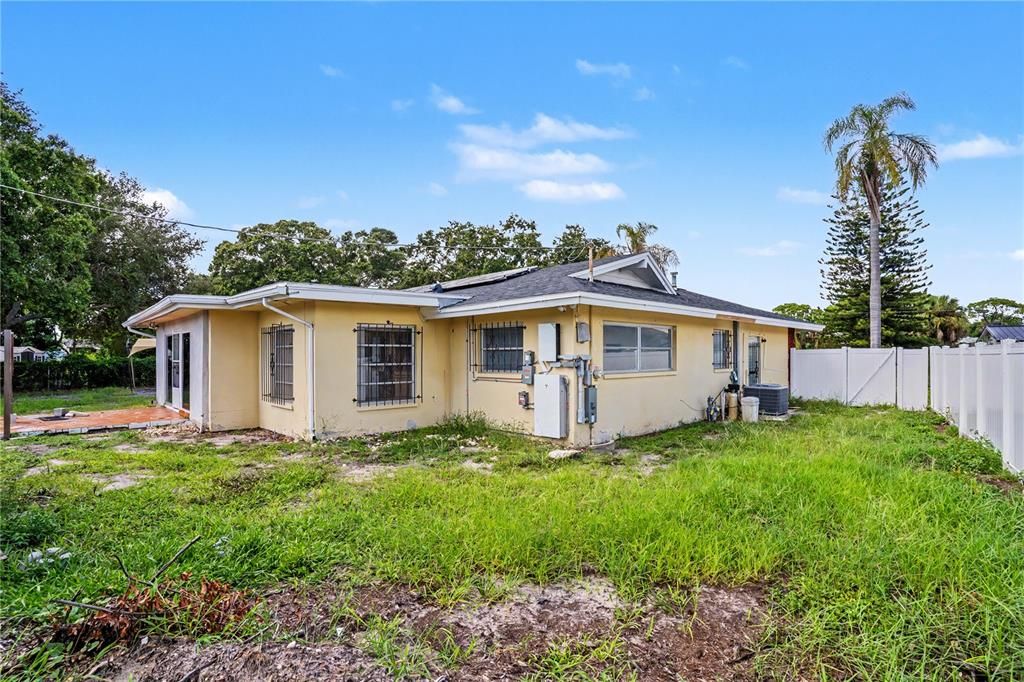 En Venta: $399,000 (3 camas, 2 baños, 1639 Pies cuadrados)