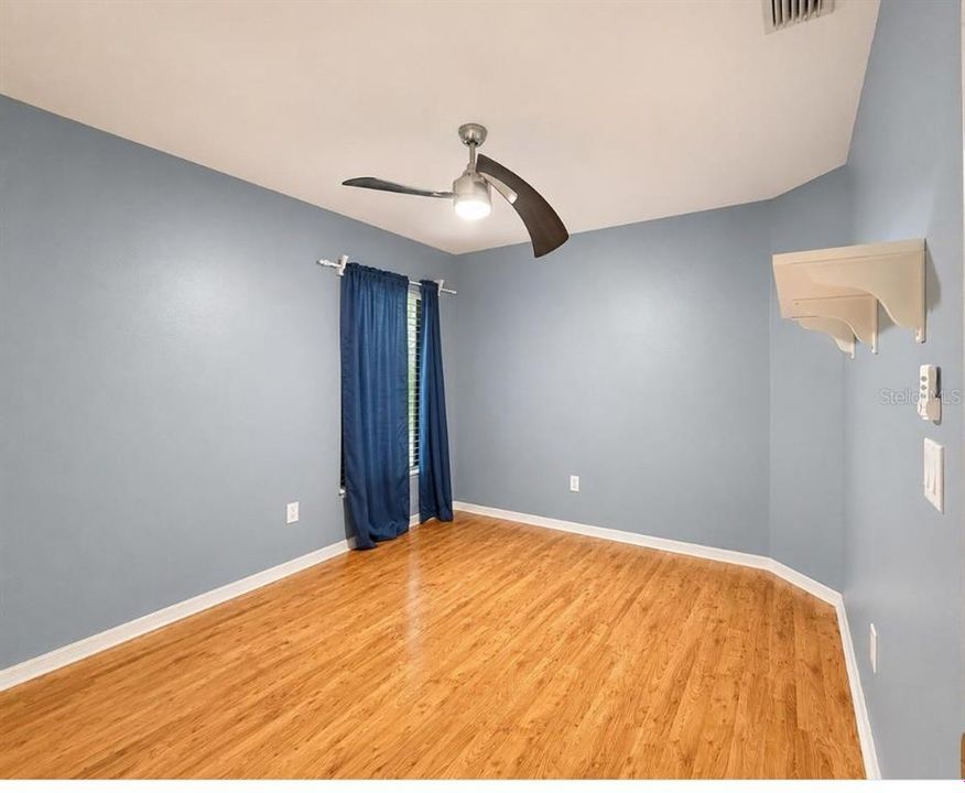For Rent: $2,595 (4 beds, 2 baths, 2261 Square Feet)