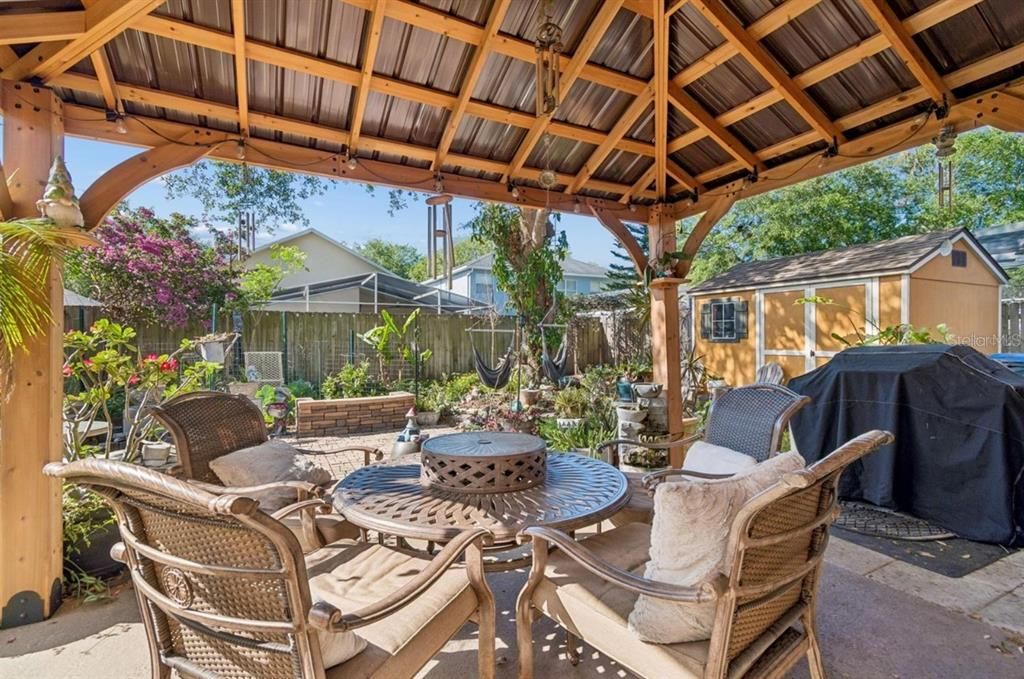 For Rent: $2,595 (4 beds, 2 baths, 2261 Square Feet)