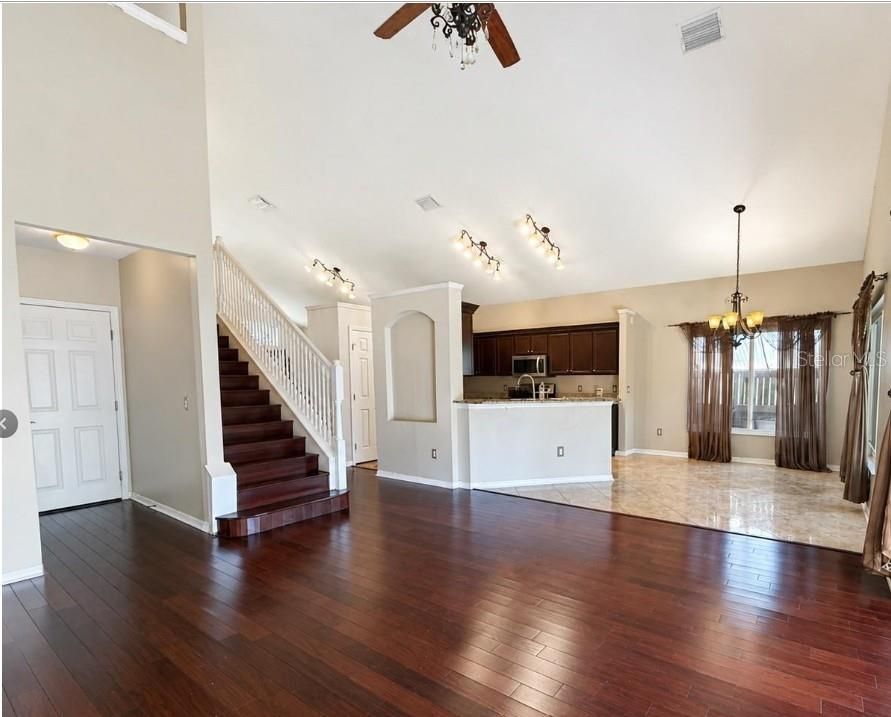 For Rent: $2,595 (4 beds, 2 baths, 2261 Square Feet)