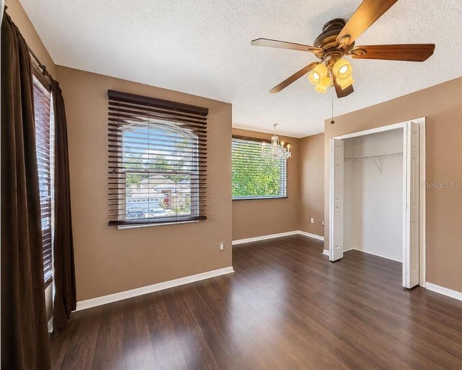 For Rent: $2,595 (4 beds, 2 baths, 2261 Square Feet)