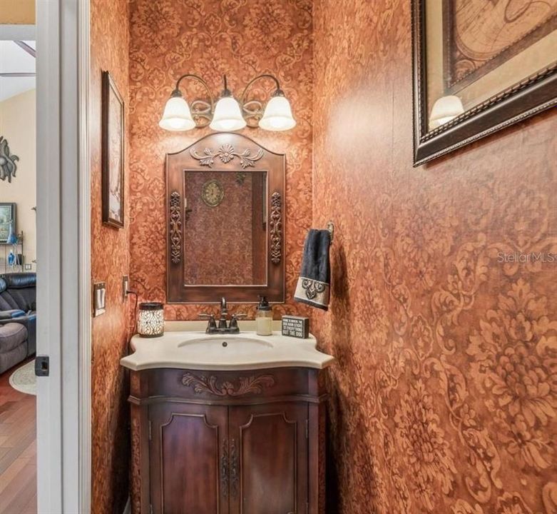 For Rent: $2,595 (4 beds, 2 baths, 2261 Square Feet)