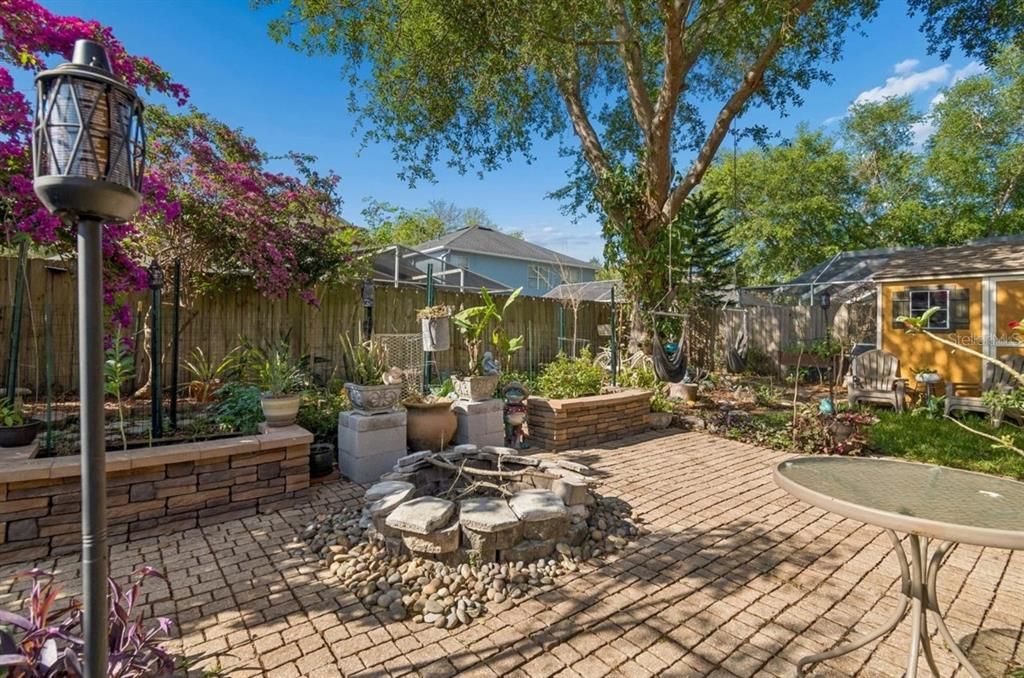 For Rent: $2,595 (4 beds, 2 baths, 2261 Square Feet)