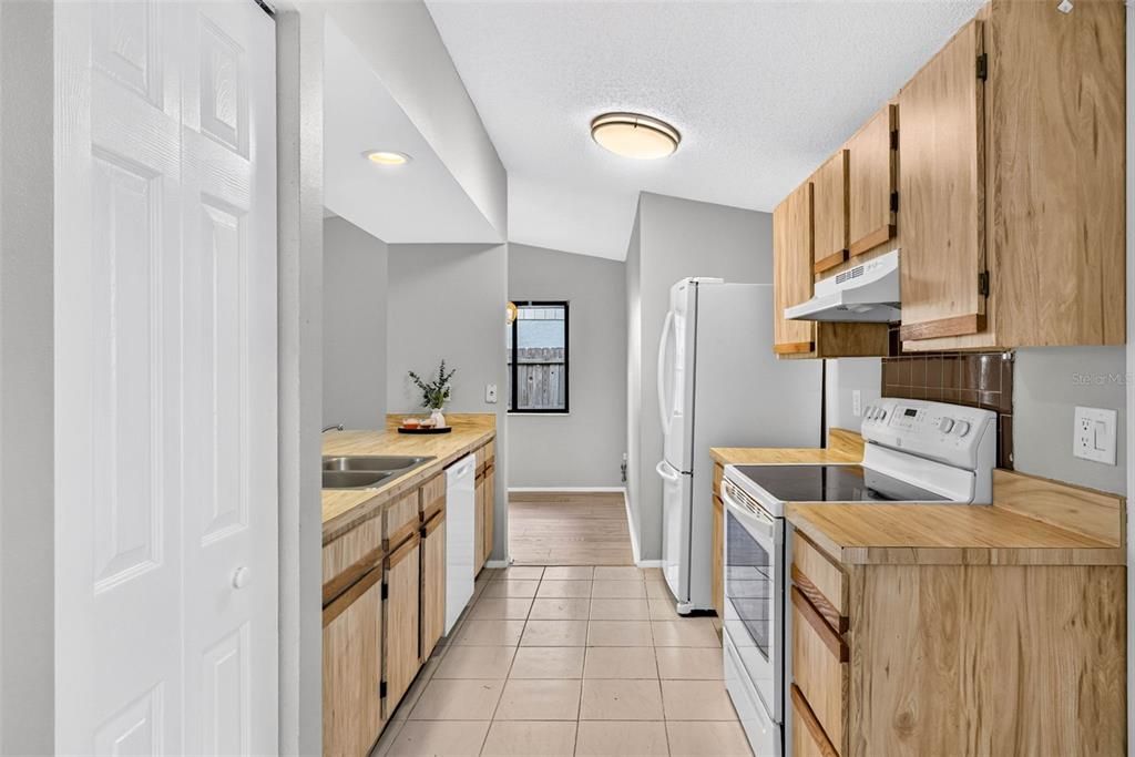 En Venta: $375,000 (3 camas, 2 baños, 1275 Pies cuadrados)