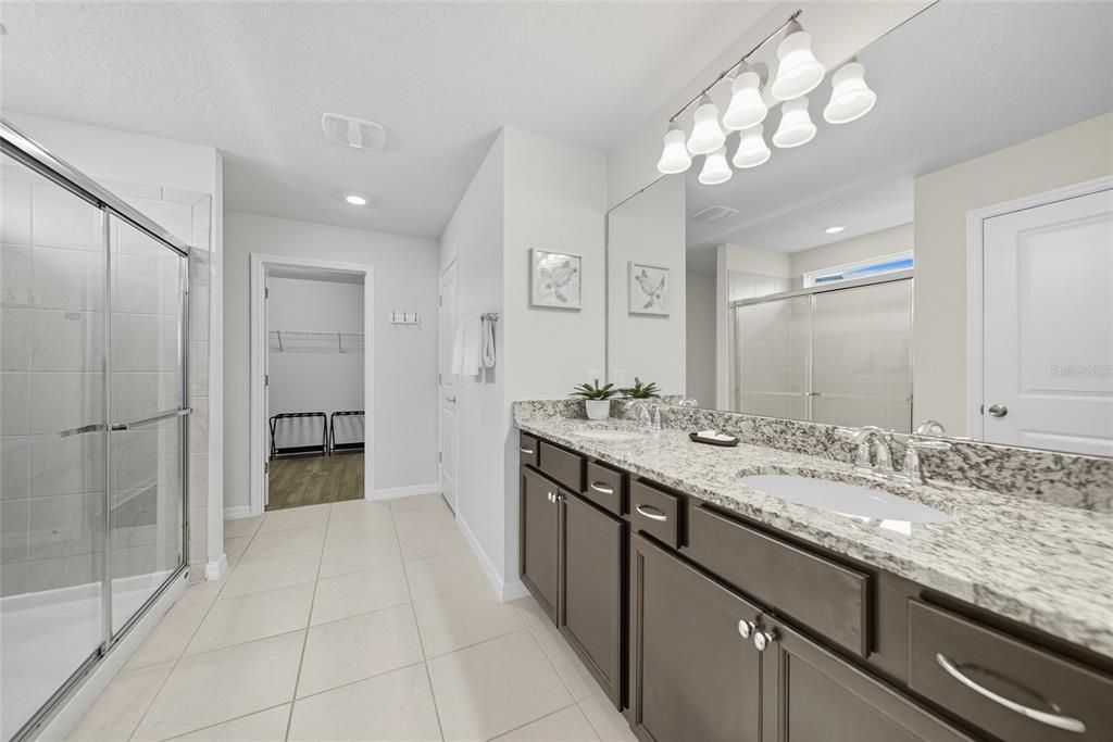 For Sale: $589,000 (5 beds, 4 baths, 2504 Square Feet)