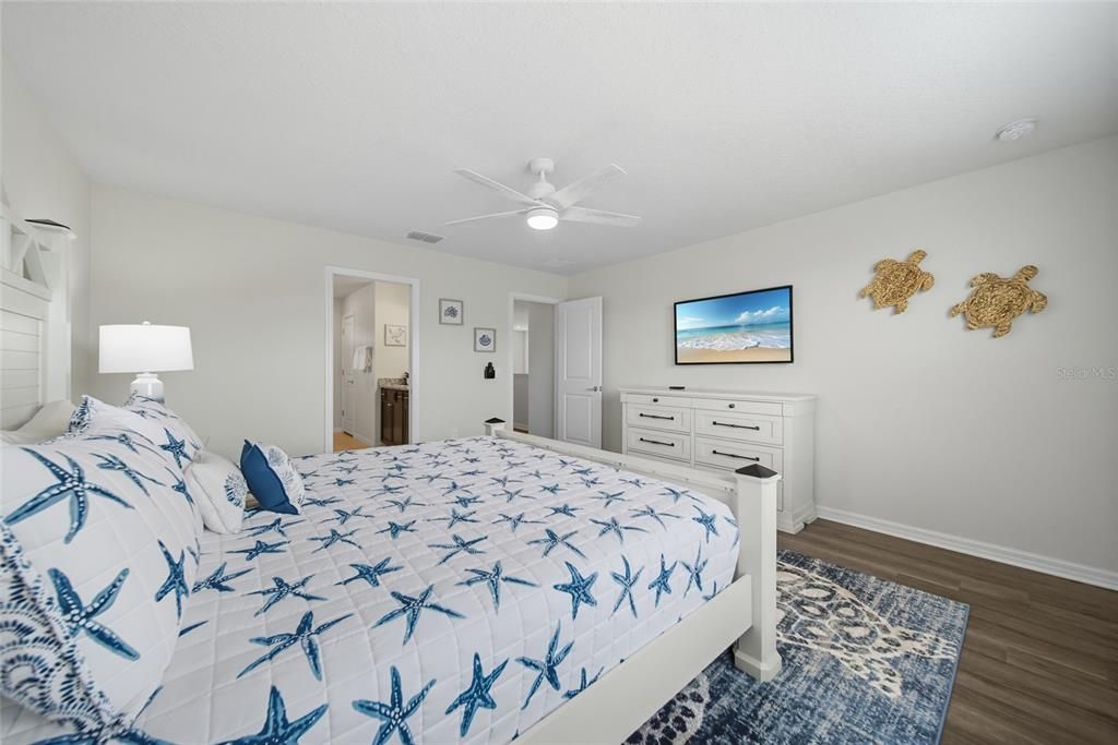 For Sale: $589,000 (5 beds, 4 baths, 2504 Square Feet)