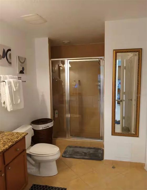 For Sale: $195,000 (1 beds, 1 baths, 823 Square Feet)