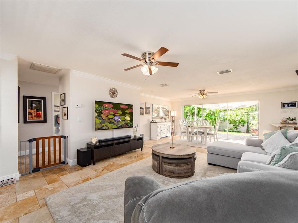 En Venta: $479,900 (3 camas, 2 baños, 1498 Pies cuadrados)