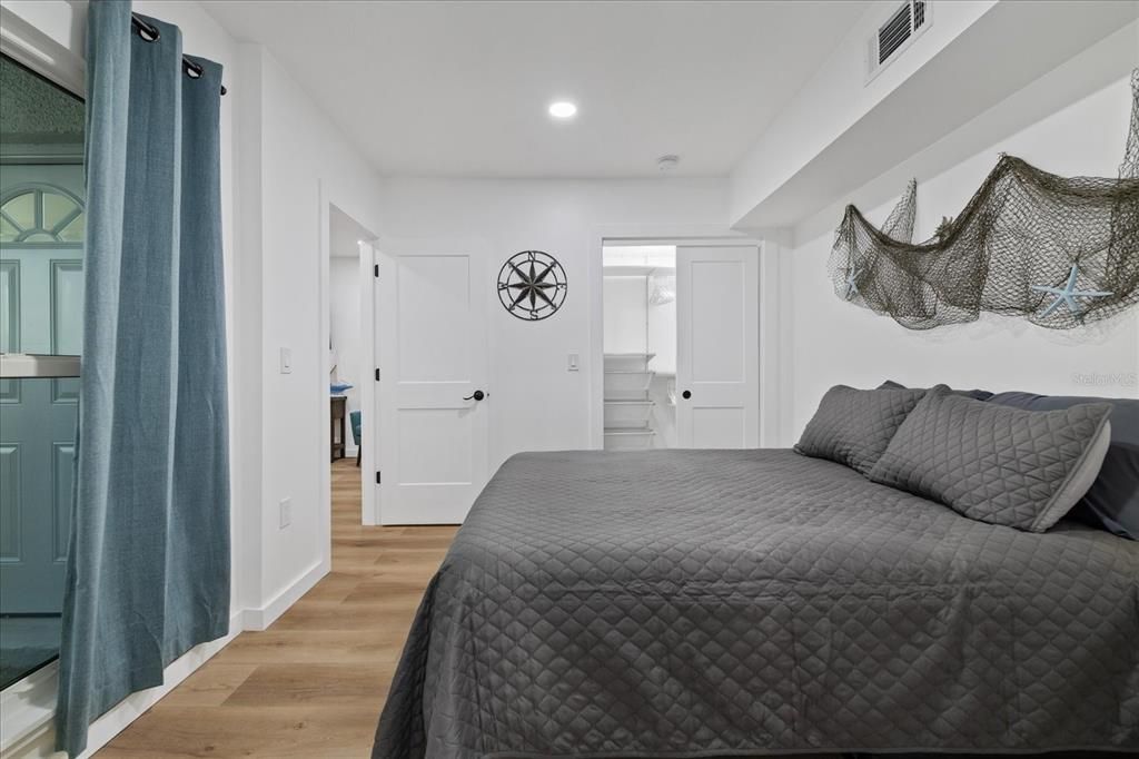 For Sale: $274,500 (1 beds, 1 baths, 430 Square Feet)