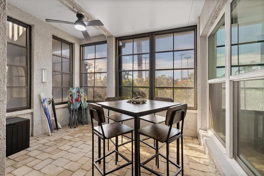 For Sale: $274,500 (1 beds, 1 baths, 430 Square Feet)