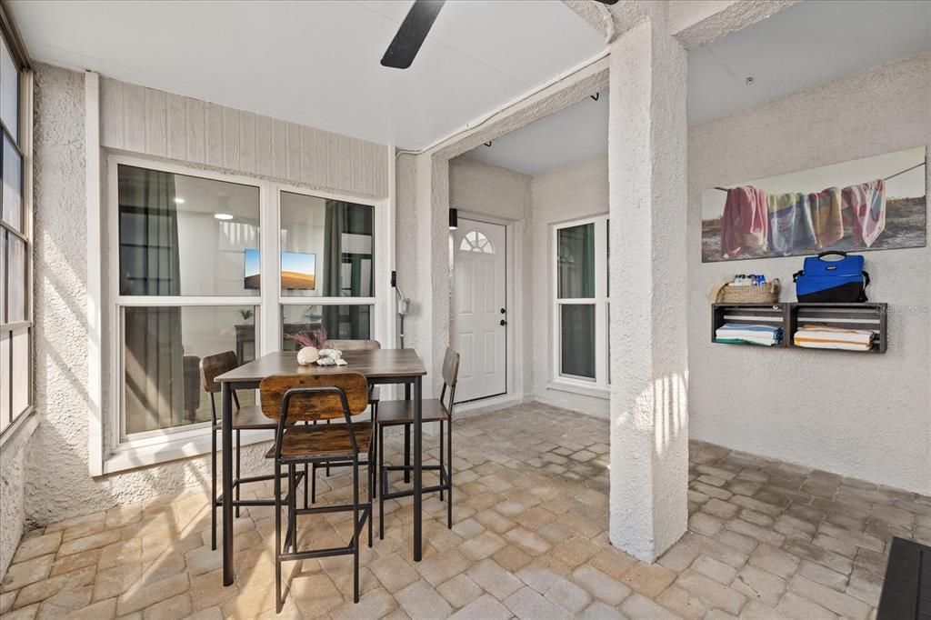 For Sale: $274,500 (1 beds, 1 baths, 430 Square Feet)