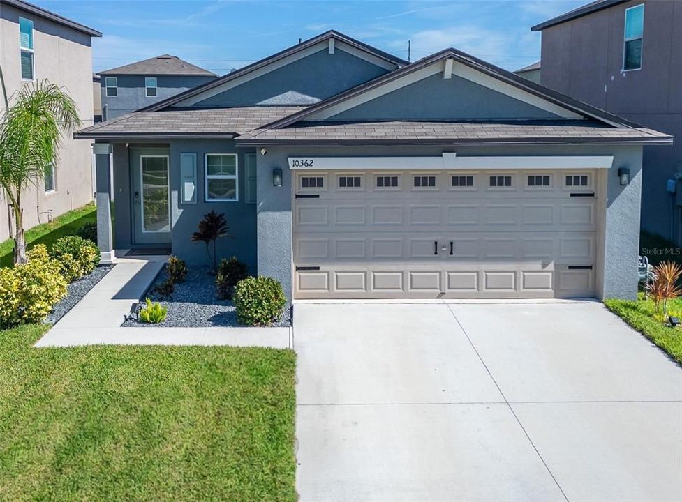For Sale: $325,000 (3 beds, 2 baths, 1451 Square Feet)
