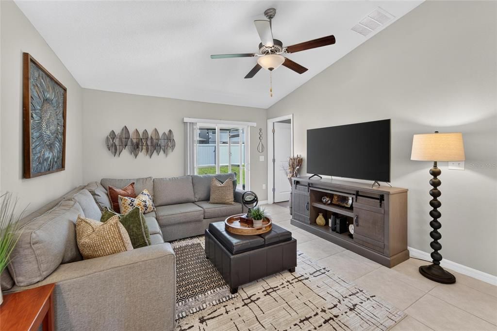 For Sale: $325,000 (3 beds, 2 baths, 1451 Square Feet)