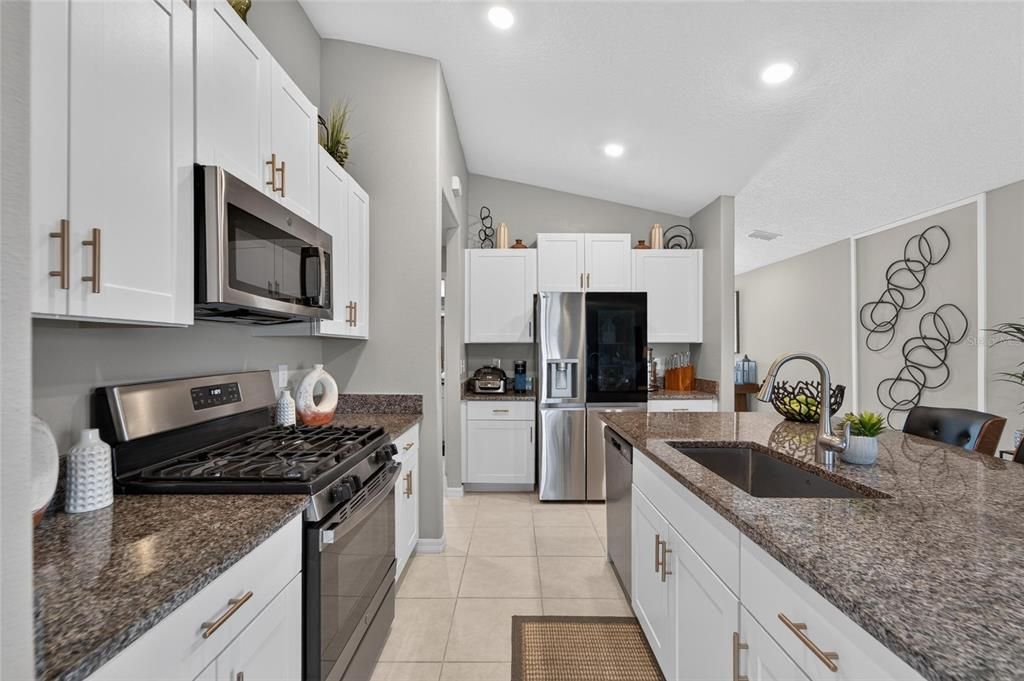 For Sale: $325,000 (3 beds, 2 baths, 1451 Square Feet)